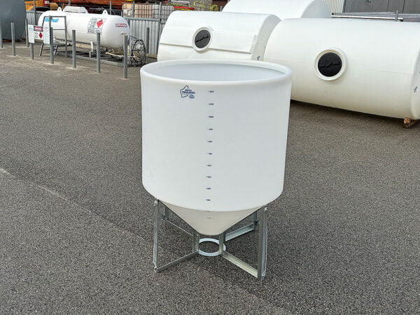 1200lt Cone Bottom Tank - Image 2